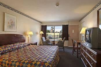 Red Carpet Inn And Suites Scranton Buitenkant foto
