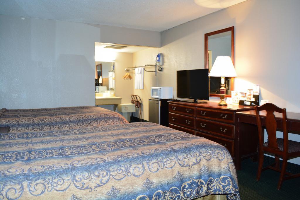 Red Carpet Inn And Suites Scranton Buitenkant foto