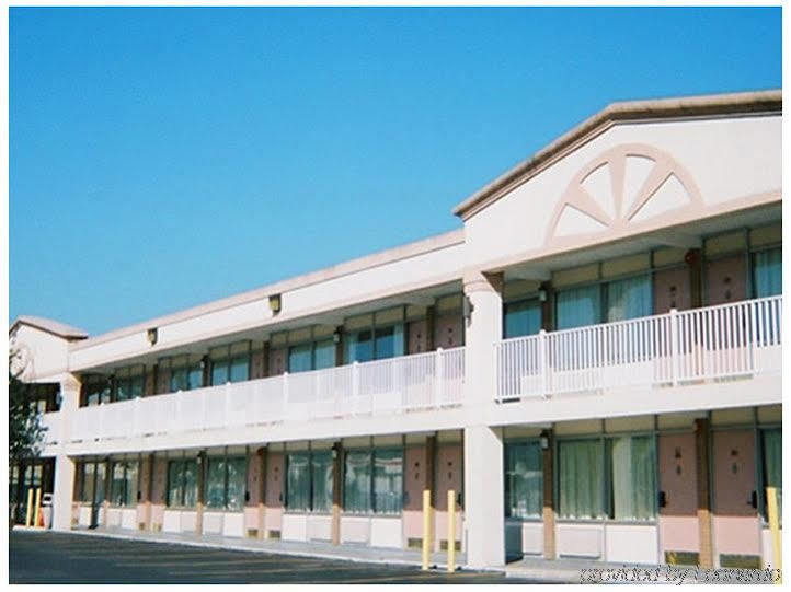Red Carpet Inn And Suites Scranton Buitenkant foto