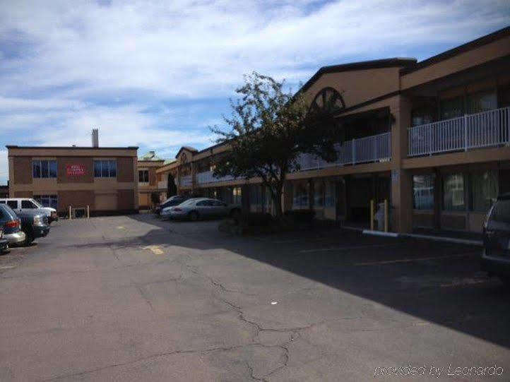 Red Carpet Inn And Suites Scranton Buitenkant foto